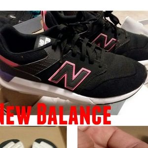New Balance Women's Athletic Shoes